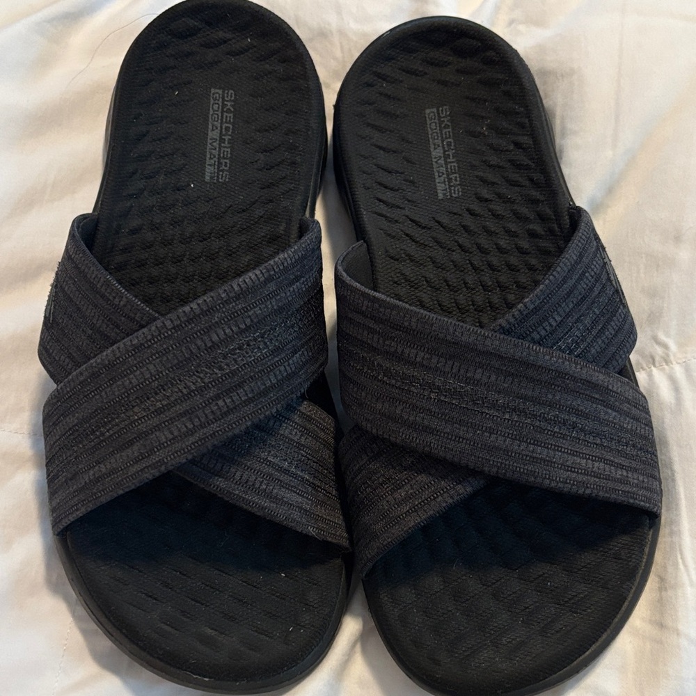 Skechers Black Crossband Slides